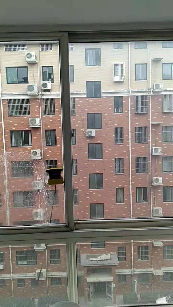 擦玻璃（lí）案例